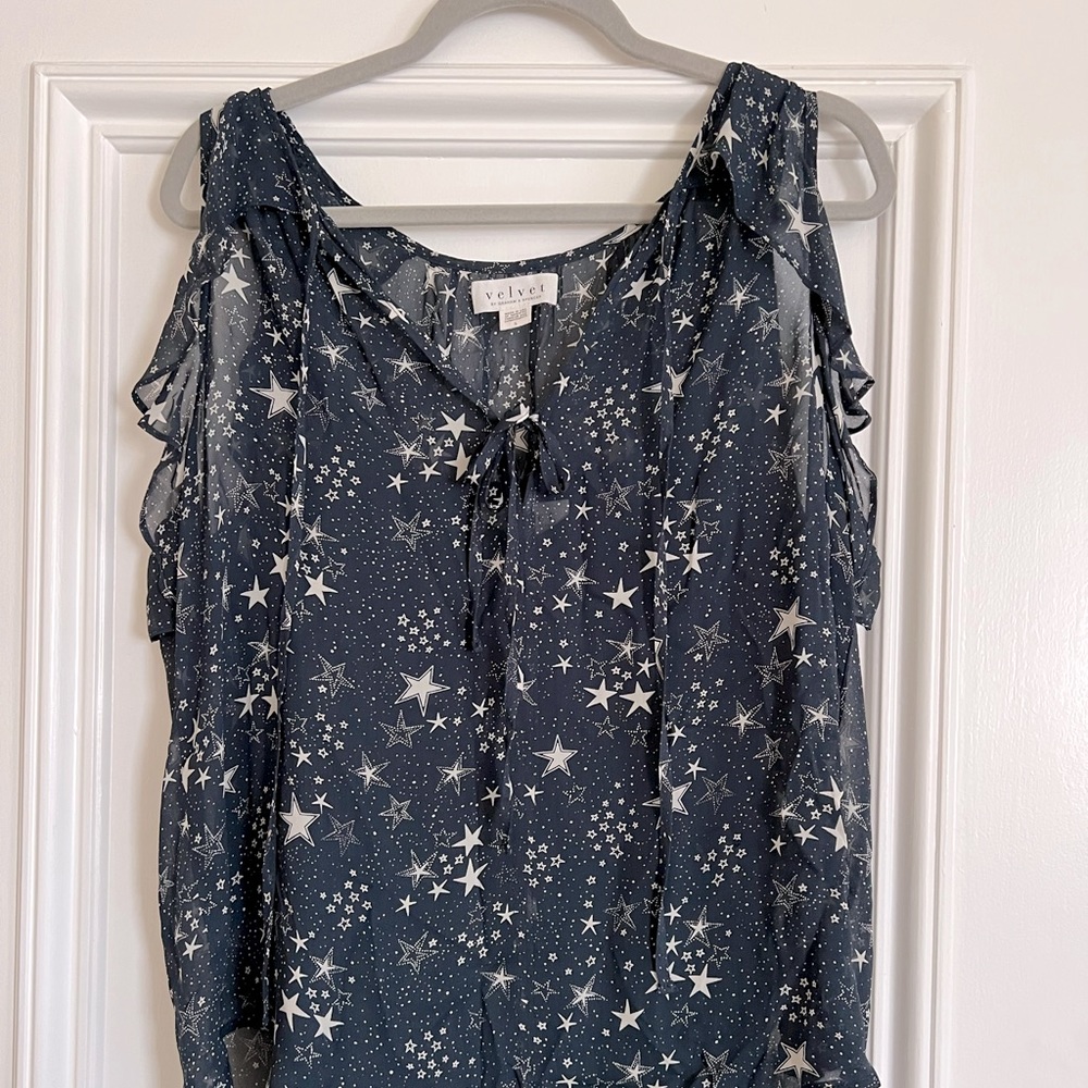 Velvet by Graham & Spencer Lyra Navy Star Print Sleeveless Blouse—Size Large - Picture 3 of 7